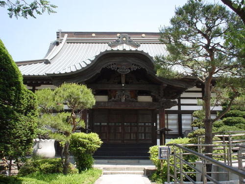 東顕寺本堂の外観写真