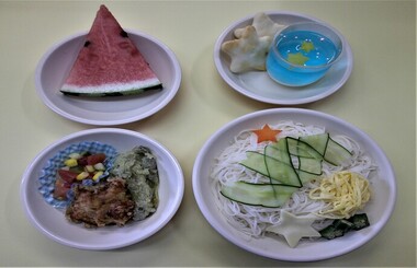8月のお楽しみ給食