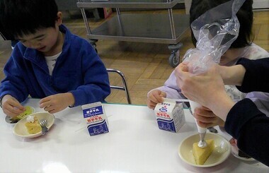 ケーキのデコレーション