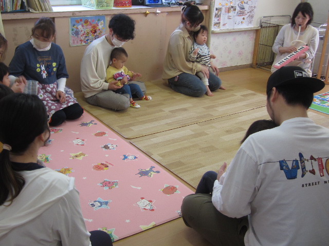 1，2歳児の保育参加の写真