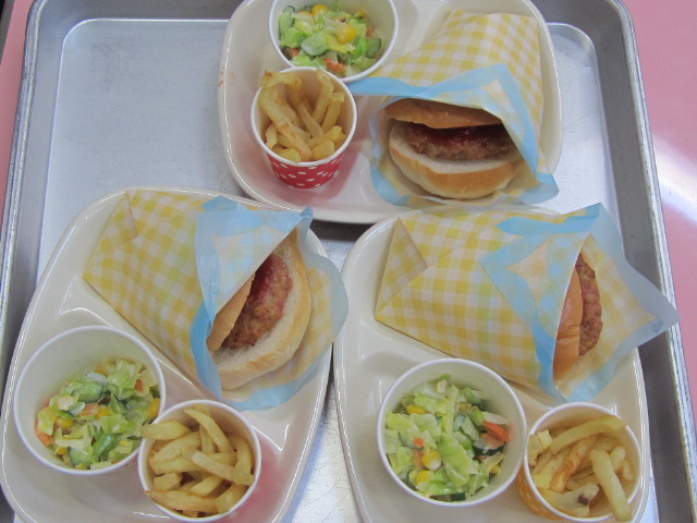 お楽しみ給食の写真