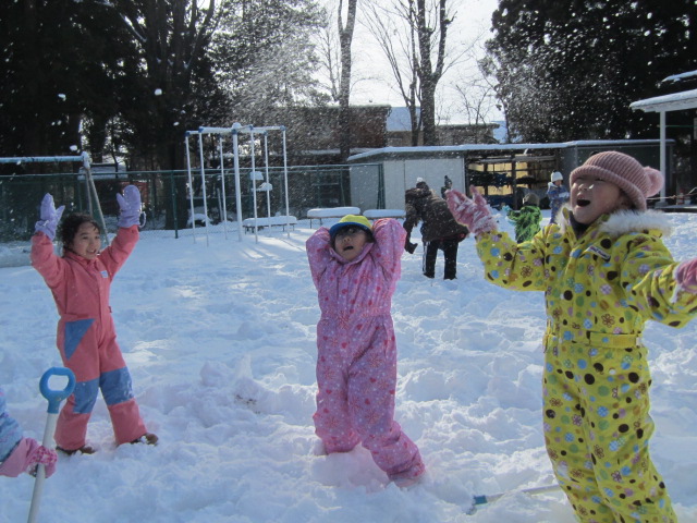 雪遊びの写真