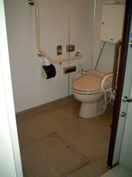 医療法人謙和会荻野病院介護老人保健施設イーハトーブ多目的トイレ写真