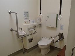 岩手県庁多目的トイレ写真1