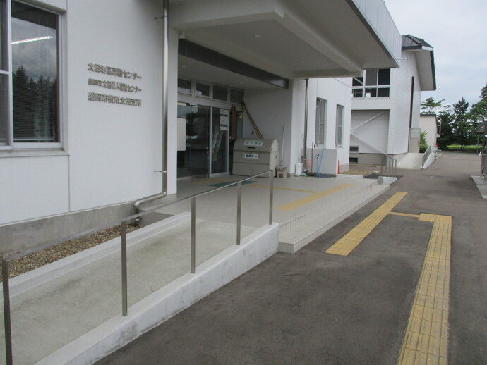 太田地区活動センター出入口写真