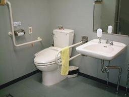 上堂児童センター・上堂老人福祉センター多目的トイレ写真