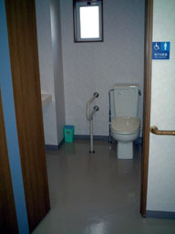 小坂内科消化器科クリニック多目的トイレ写真