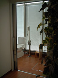 緑が丘整形外科多目的トイレ写真1