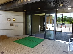 盛岡市子ども科学館出入口写真1