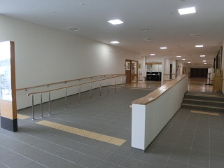 盛岡市中央公民館エントランス