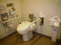 盛岡市立病院多目的トイレ写真