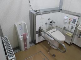 盛岡赤十字病院多目的トイレ写真2