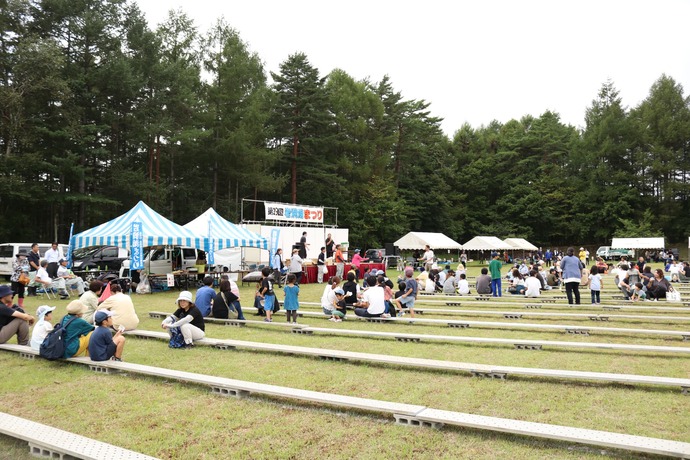 岩洞湖まつり会場の様子