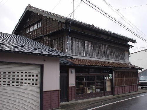 塩重商店の外観写真