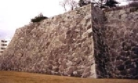 盛岡城跡の石垣の写真