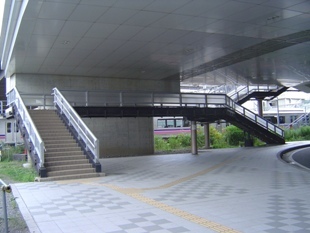 交通広場歩道写真