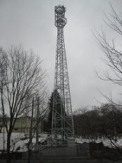 外山地区に設置した移動通信用鉄塔の写真