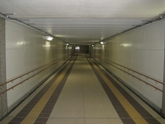 厨川駅地下自由通路の写真