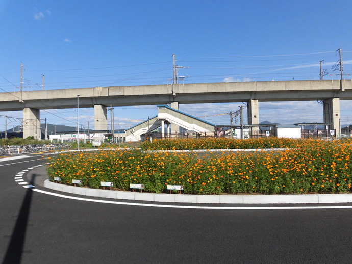 写真：岩手飯岡駅広場の様子