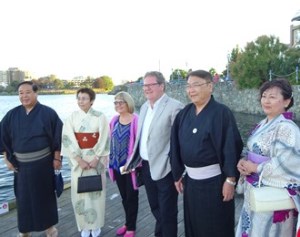 ビクトリア市建国記念日式典のカナダデー花火を鑑賞