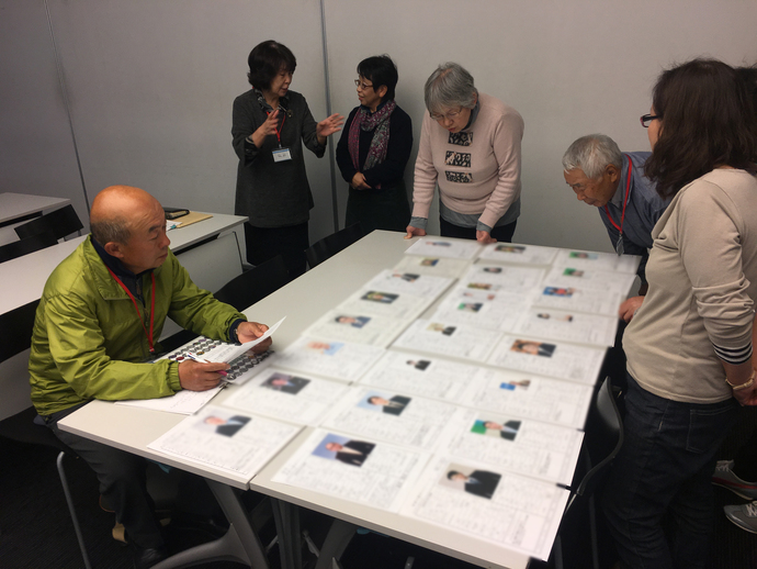 写真：情報交換会の様子1