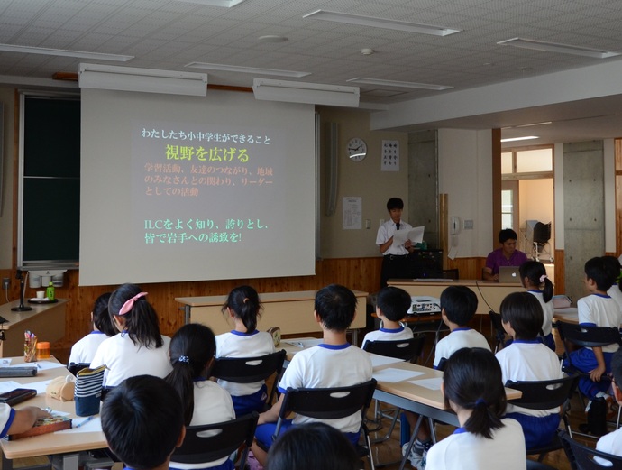 佐藤愛斗さんの報告の様子