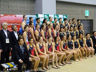 写真：女子水球カナダと日本代表の親善試合2