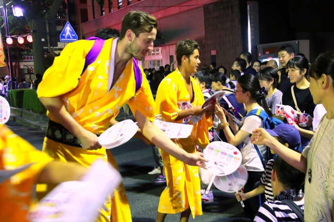 写真：盛岡さんさ踊り2