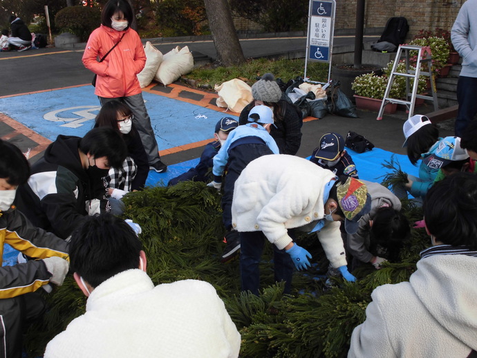 シンボルリース制作中写真