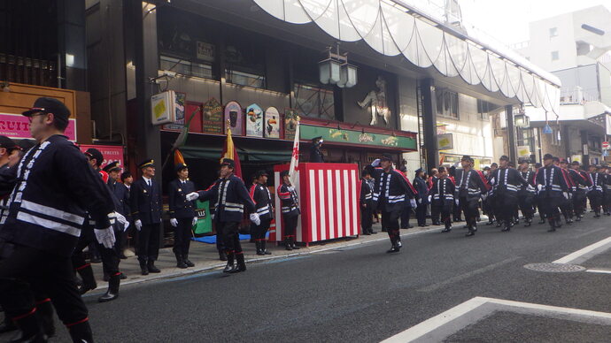 写真：令和7年の分列行進の様子