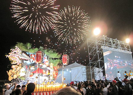 台湾花蓮市の花車フェスティバルの画像