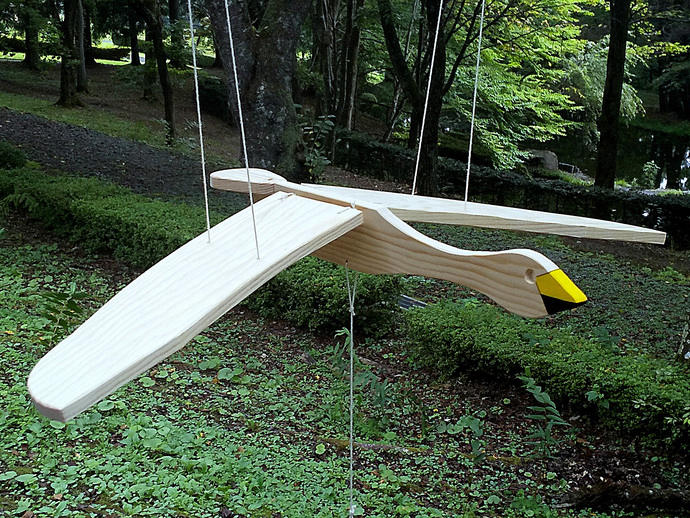 空飛ぶ白鳥