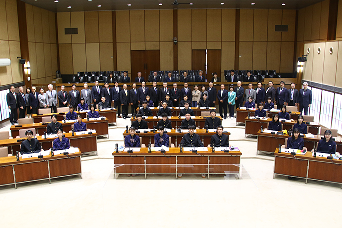 高校生議会の集合写真