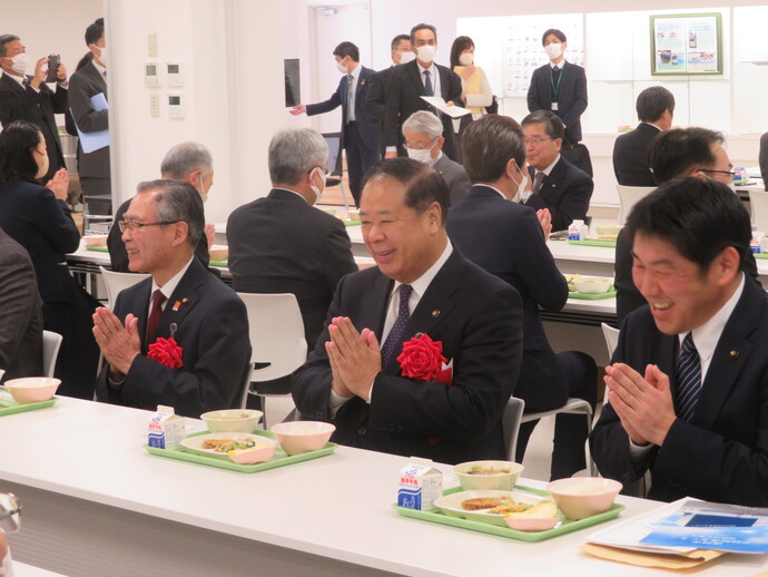 新給食センター開所式