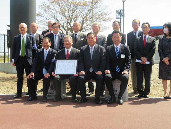 盛岡不来方ライオンズクラブ創立60周年記念ベンチ贈呈式