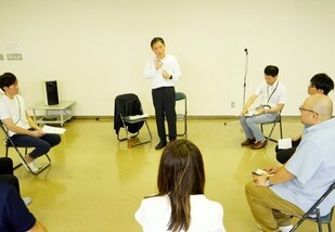 懇談会の様子