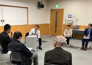 懇談会の様子