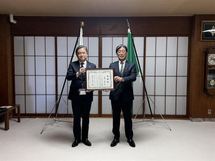 盛岡の先人である新渡戸仙岳に関わる資料を盛岡市に寄贈される