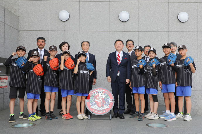 関係者と見前タイガースの皆さん