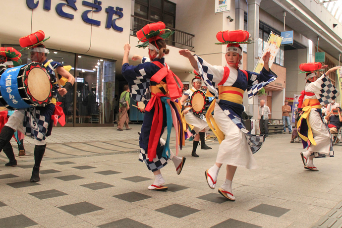 土淵伝統さんさ踊りの写真