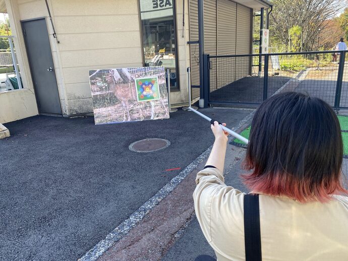 吹き矢体験の様子