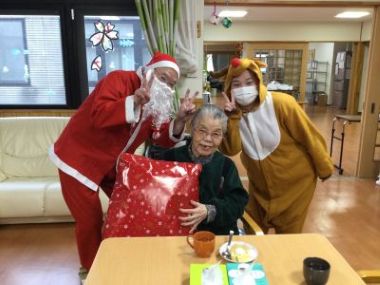 特別養護老人ホームなのりの杜　クリスマス会の様子