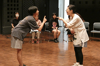 「初心者のための演劇ワークショップ」の様子