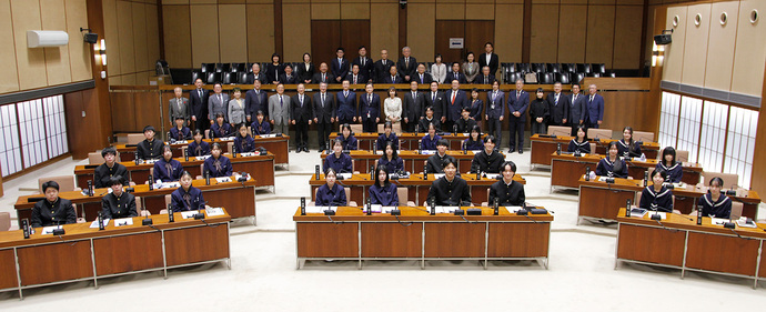 高校生議会の集合写真