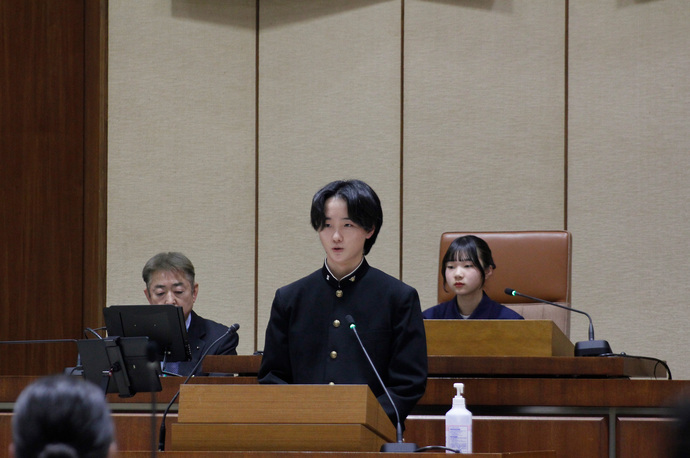 委員長報告の写真