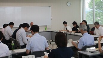 令和7年度第1回盛岡広域連携中枢都市圏ビジョン懇談会の様子