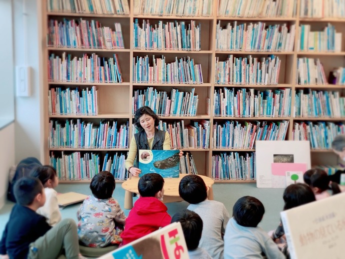 読み聞かせ会場の写真