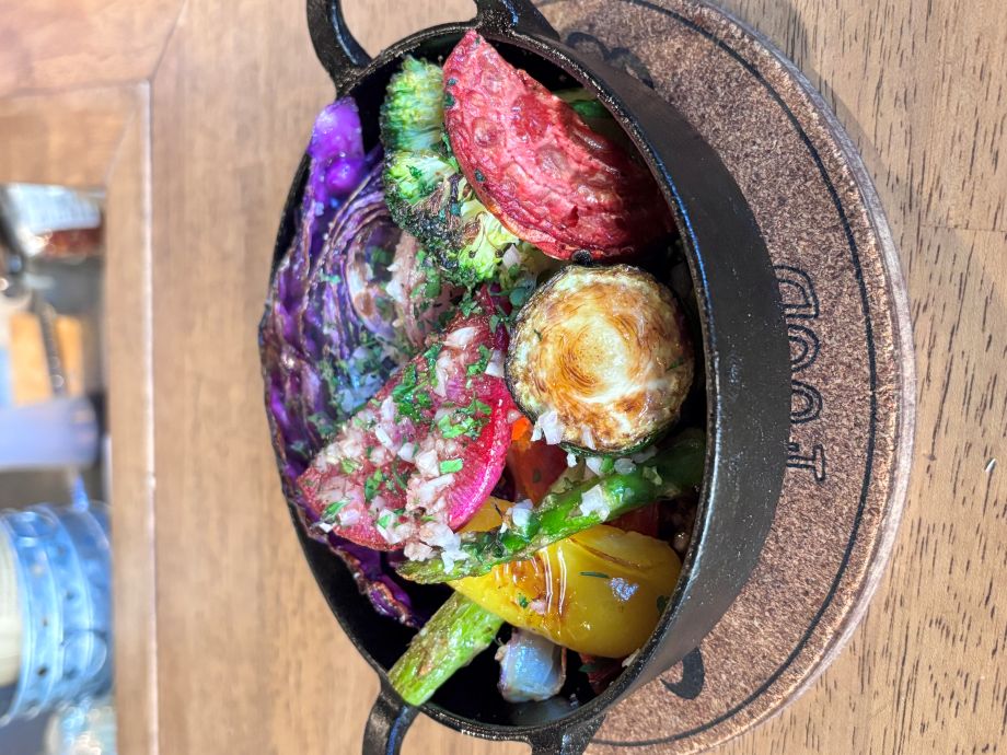 野菜のオーブン焼きの写真を掲載しています。