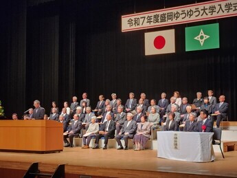 入学式の代表あいさつの写真