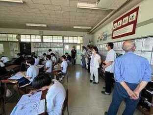 小学校の授業参観の様子